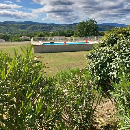 Domaine De La Cheneraie مكان تخييم *