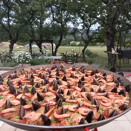 مكان تخييم Domaine De La Cheneraie *