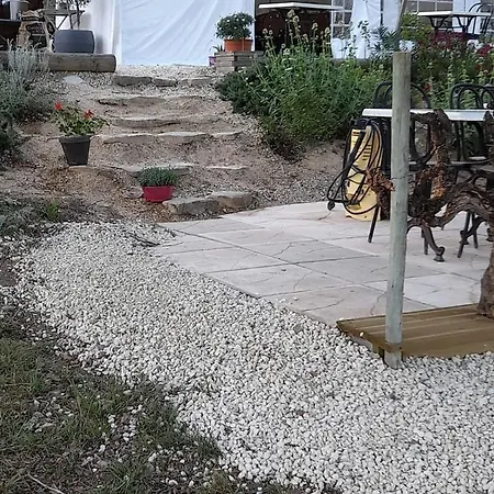 مكان تخييم Domaine De La Cheneraie